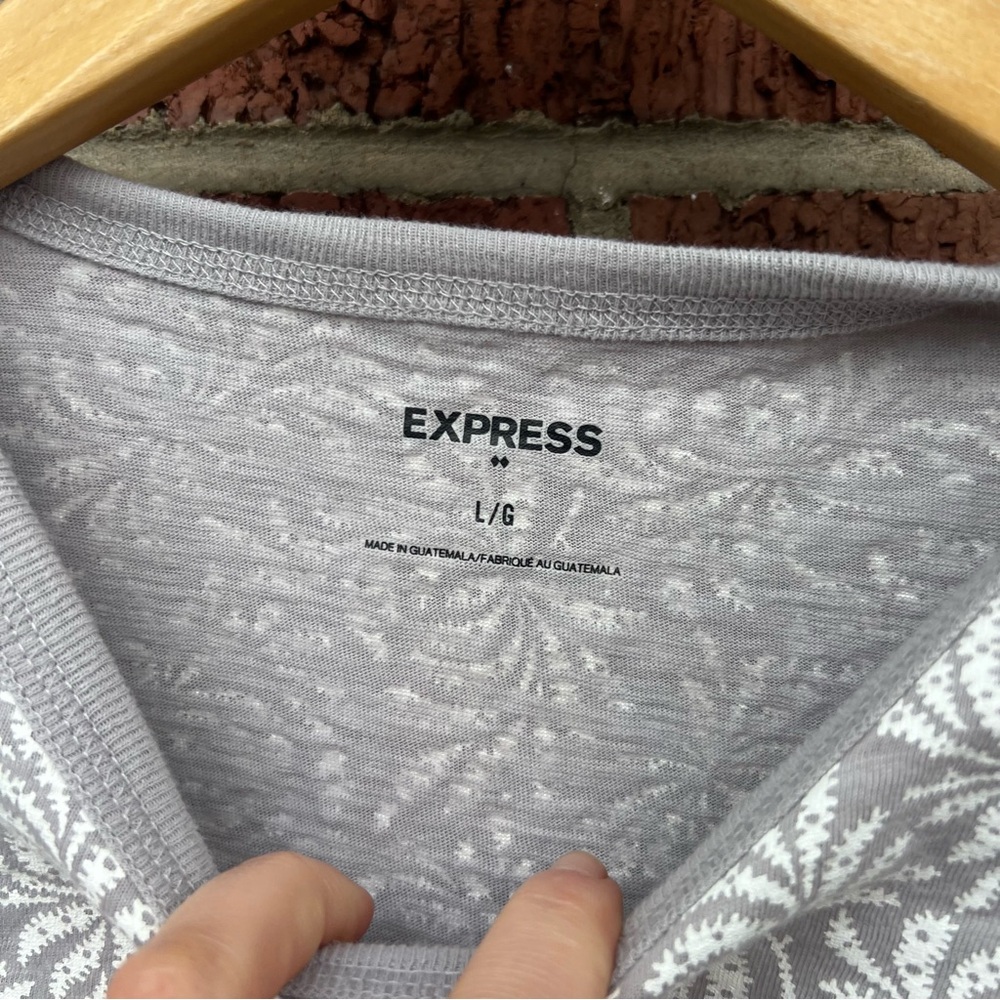 Express Light Gray And White Patterned Crewneck S… - image 3
